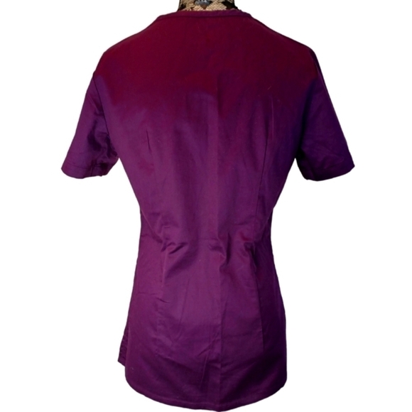 HEALTH Pro Scrub Top - Picture 2 of 12